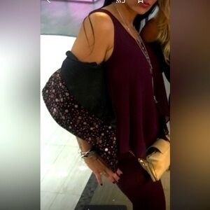 Flutter Tank Top Wine 🍷 Asymmetrical Sleeveless Size MEDIUM split front opening